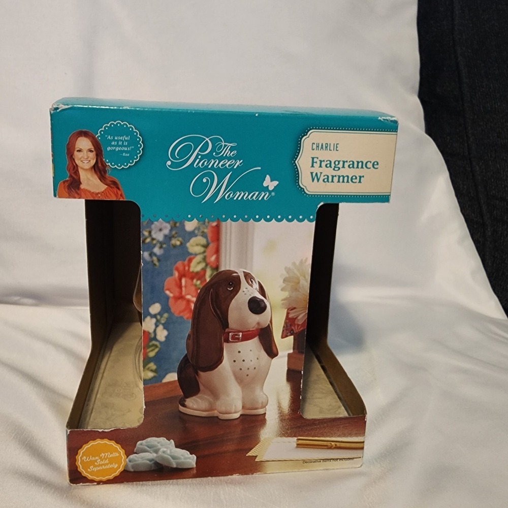 Pioneer Woman " Charlie", the basset hound fragrance warmer